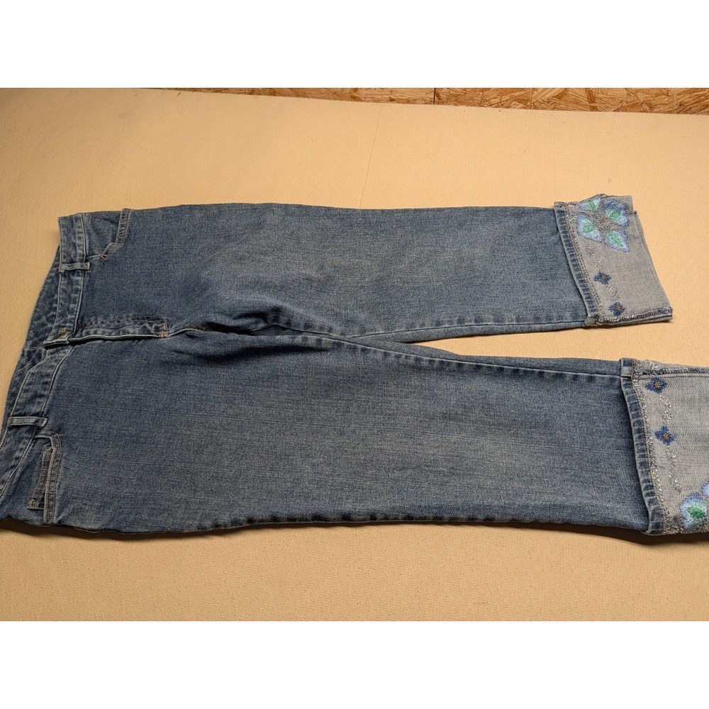 Casual Corner Women's Size 12 Jean Capris Vintage With Beadwork On Bottom